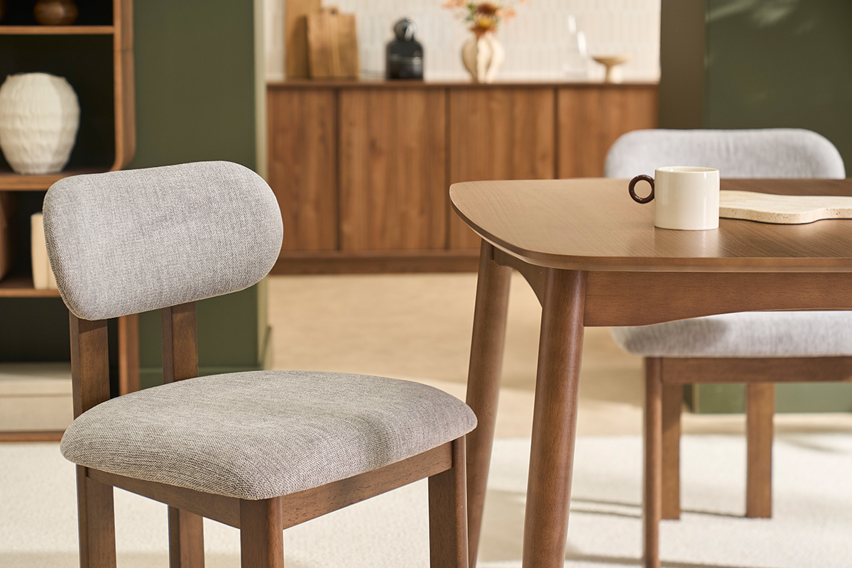 St�hle aus Stoff mit texturierter Samtoptik in Grau und dunklem Nussbaumholz (Set aus 2) NORMI