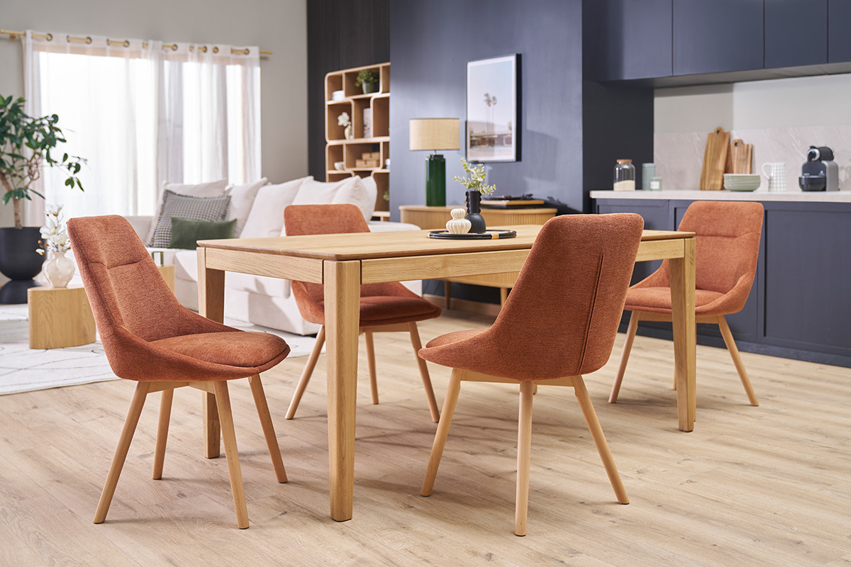 Sthle aus strukturiertem Samtstoff in gebrannter Erde und hellem Holz (2er Set) ALESS