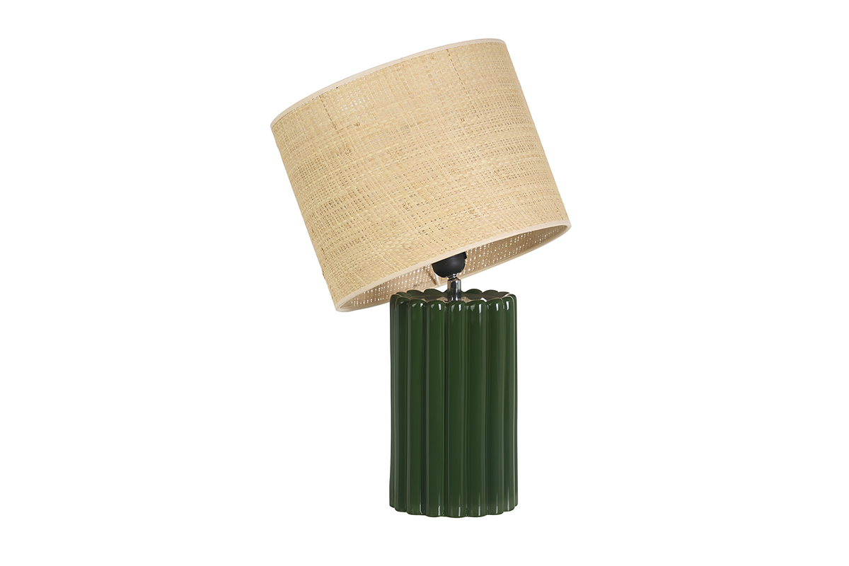 Tischlampe aus gr�ner Keramik mit Schirm aus Rabane, Seitenansicht.