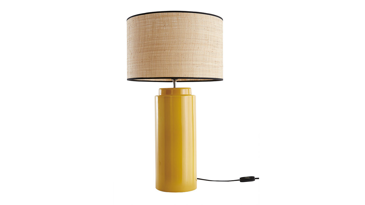 Tischleuchte aus emaillierter Keramik in Gelb mit Lampenschirm aus Bast MAJES