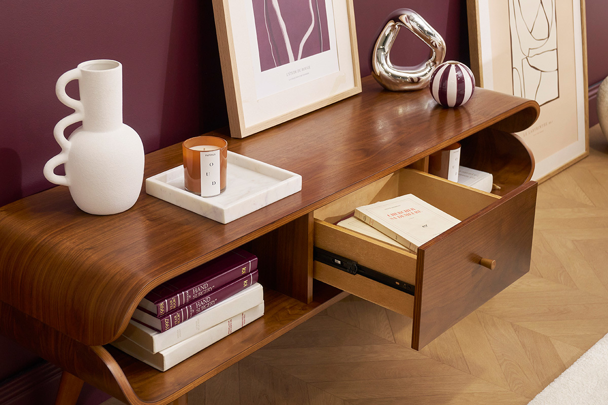 TV-Schrank mit Ablagefchern aus dunklem Holz B 132 cm TAKLA