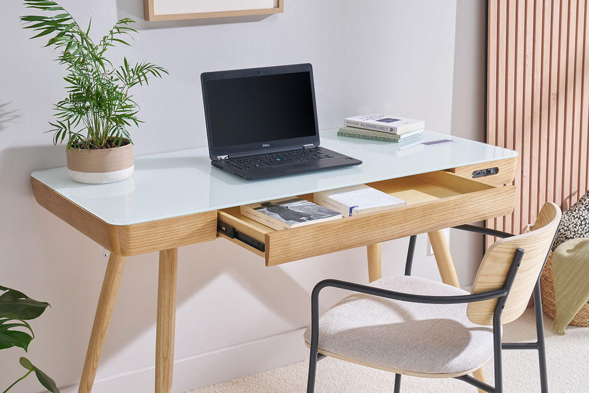 Vernetzter Multimedia-Schreibtisch - weies Glas und helles Holz CLEVER