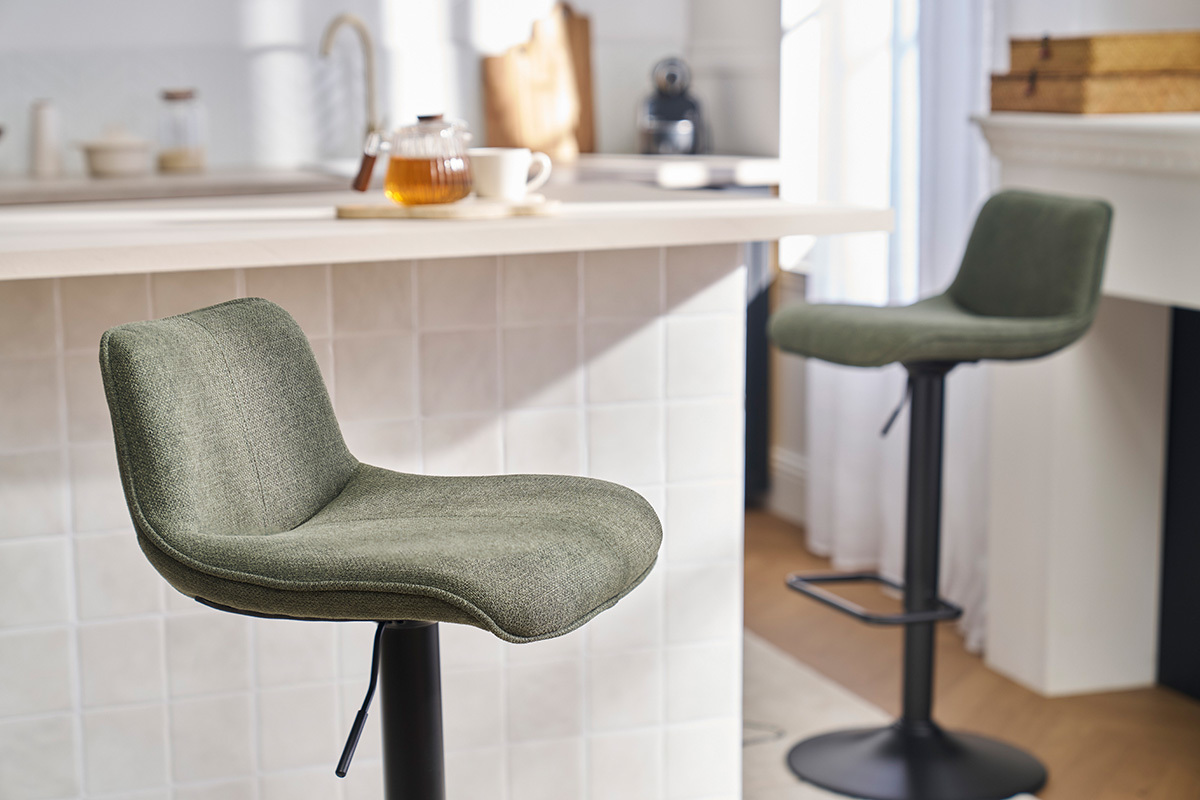 Verstellbare 360� drehbare Barhocker aus khakifarbenem Stoff und schwarzem Metall (2er-Set) BOOST