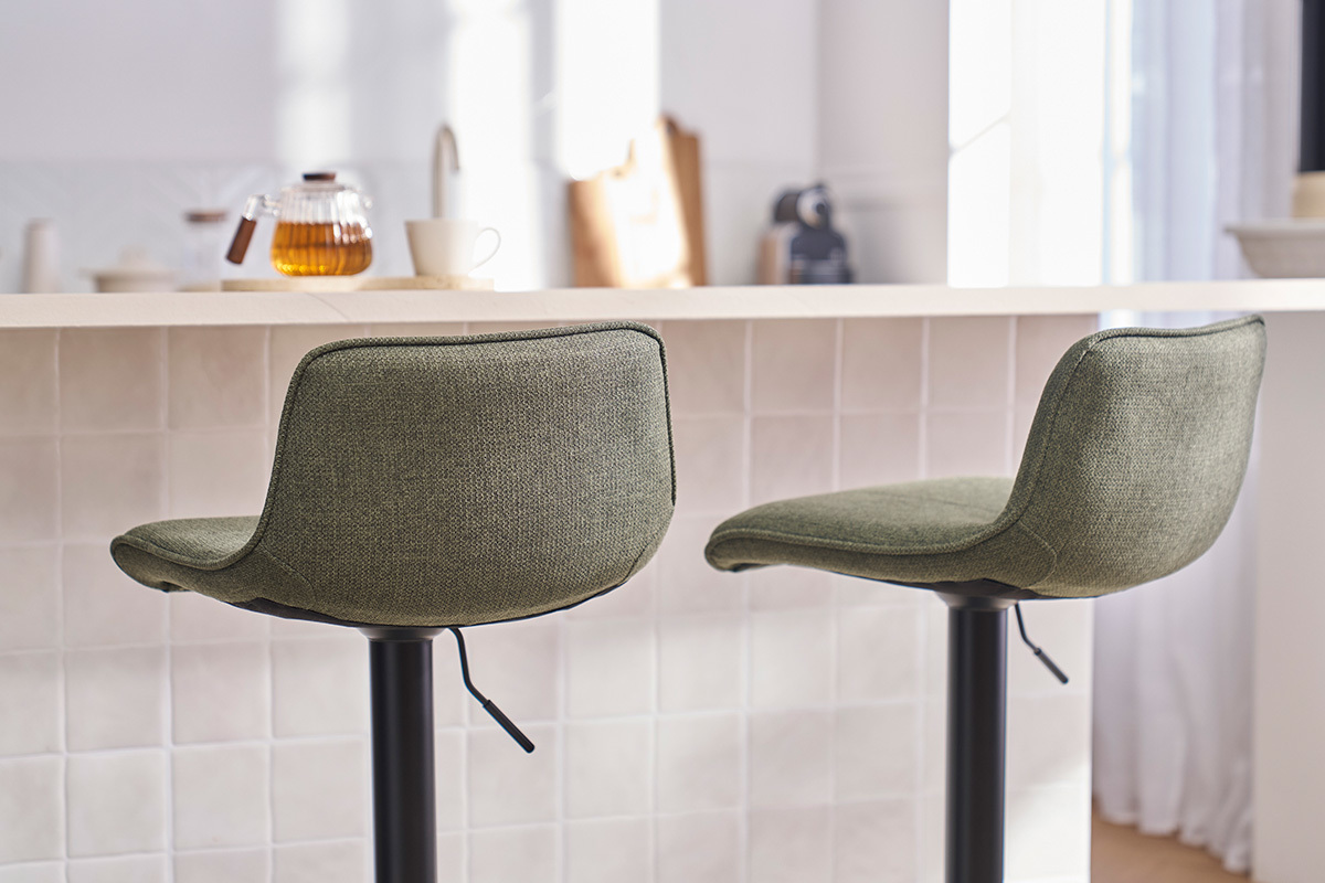 Verstellbare 360� drehbare Barhocker aus khakifarbenem Stoff und schwarzem Metall (2er-Set) BOOST