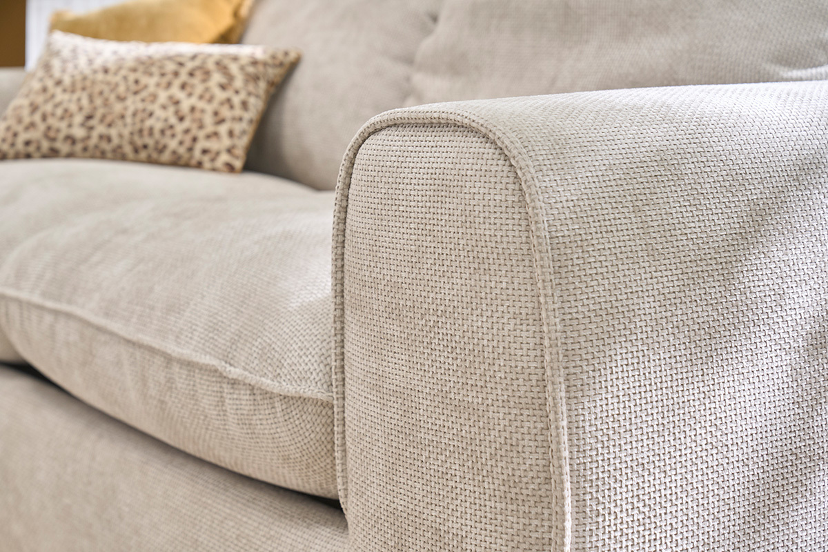 Wandlungssofa mit verstellbaren Kopfst�tzen 3-Sitzer aus chenille Samtstoff beige NOAM