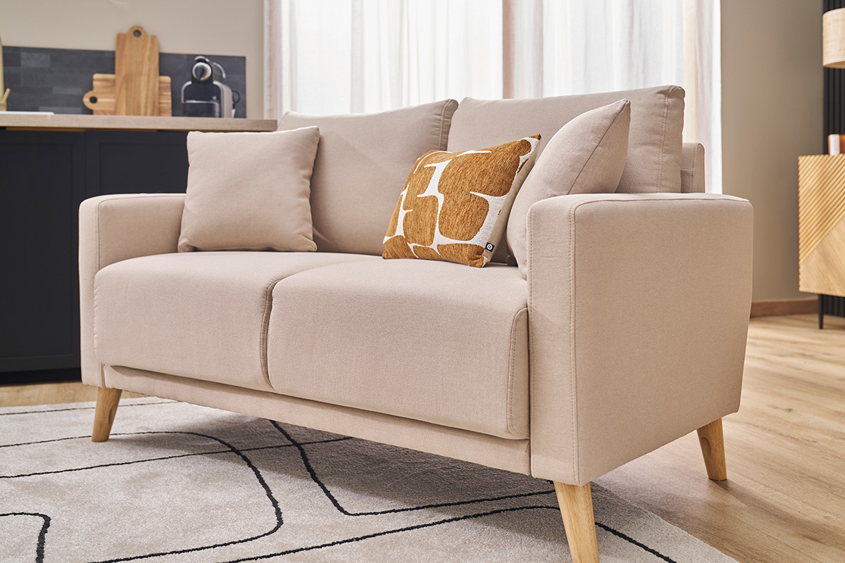 Zweisitzer-Sofa aus beigem Stoff und hellem Holz MUNIK